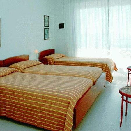 Lignano Sabbiadoro Sea Front Apartment Luaran gambar