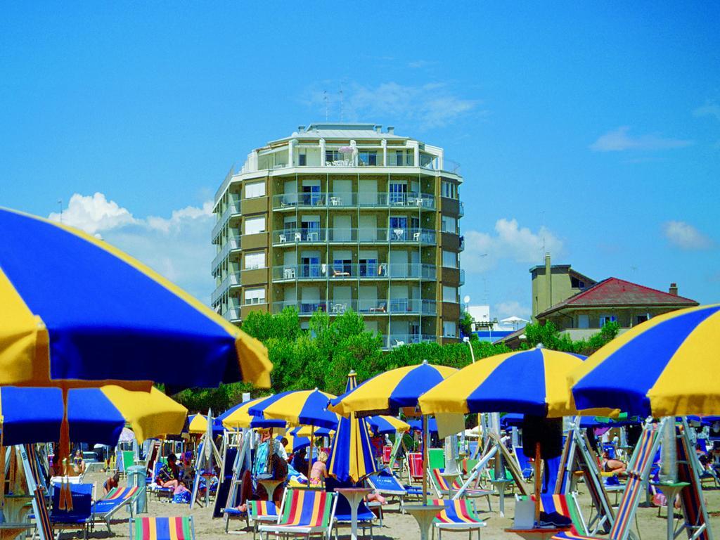 Lignano Sabbiadoro Sea Front Apartment Luaran gambar