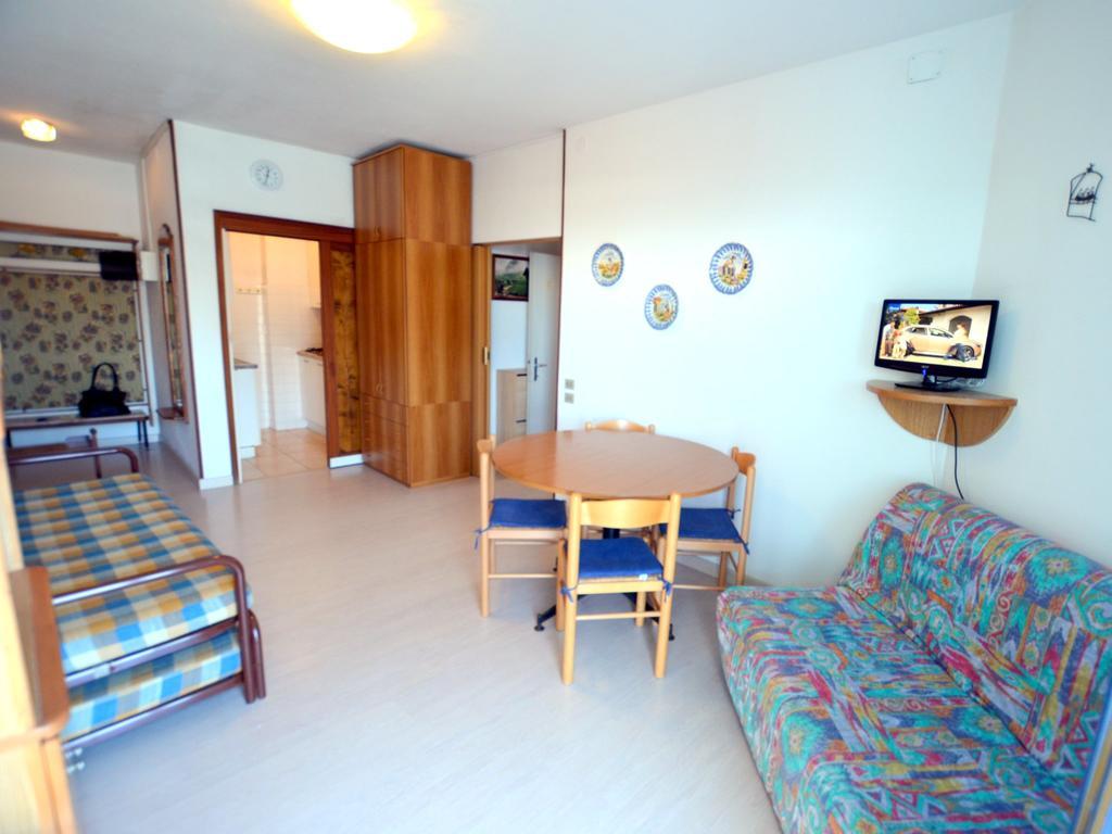 Lignano Sabbiadoro Sea Front Apartment Luaran gambar