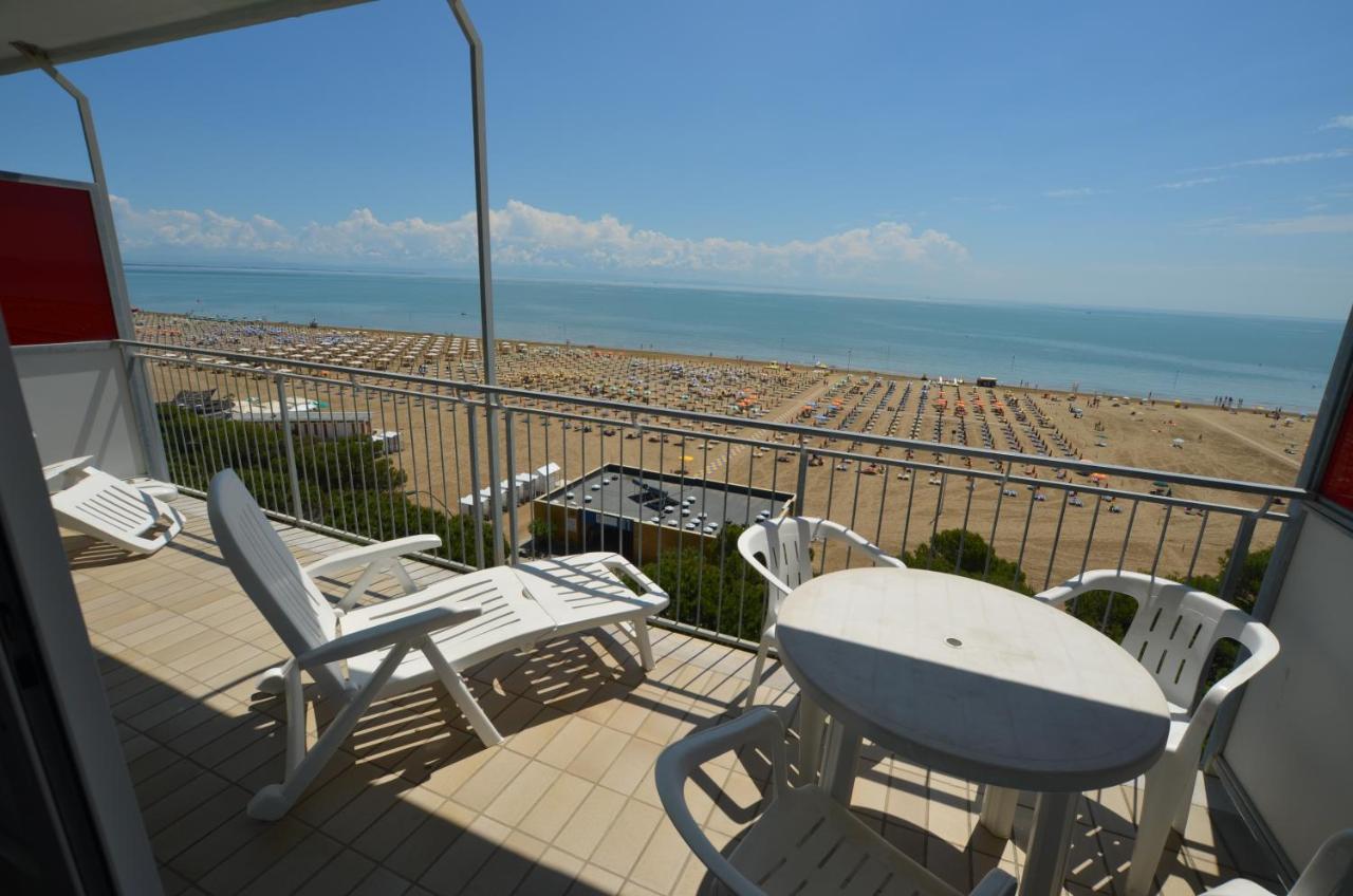 Lignano Sabbiadoro Sea Front Apartment Luaran gambar