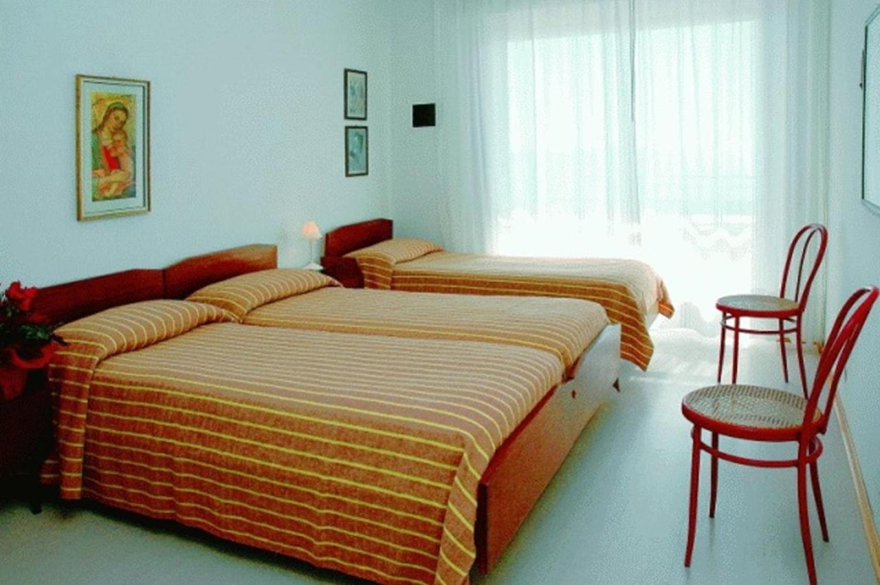 Lignano Sabbiadoro Sea Front Apartment Luaran gambar